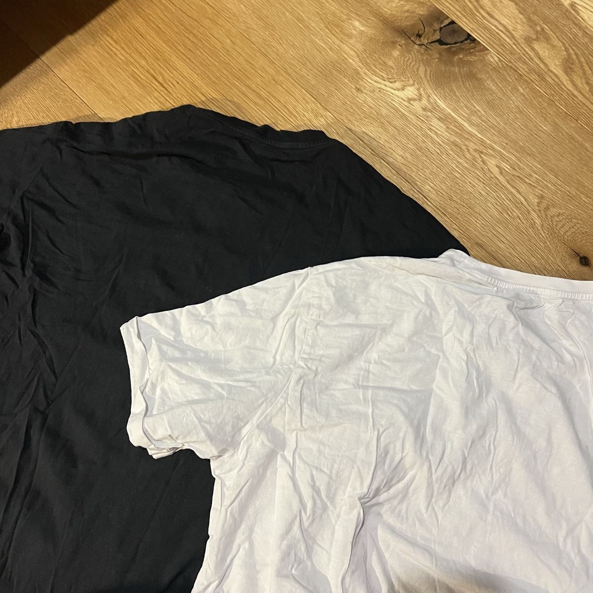 T-shirt: Basic T-Shirt Herren Schwarz/Weiss – Usato da Chur venduto da noe_mh8b 2