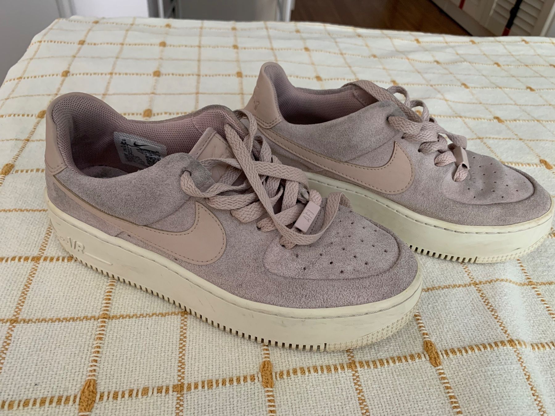 Nike Damenschuhe: Nike Air Force 1 Sneaker Grösse 36 – Gebraucht aus Ettingen von evs_6w9m
