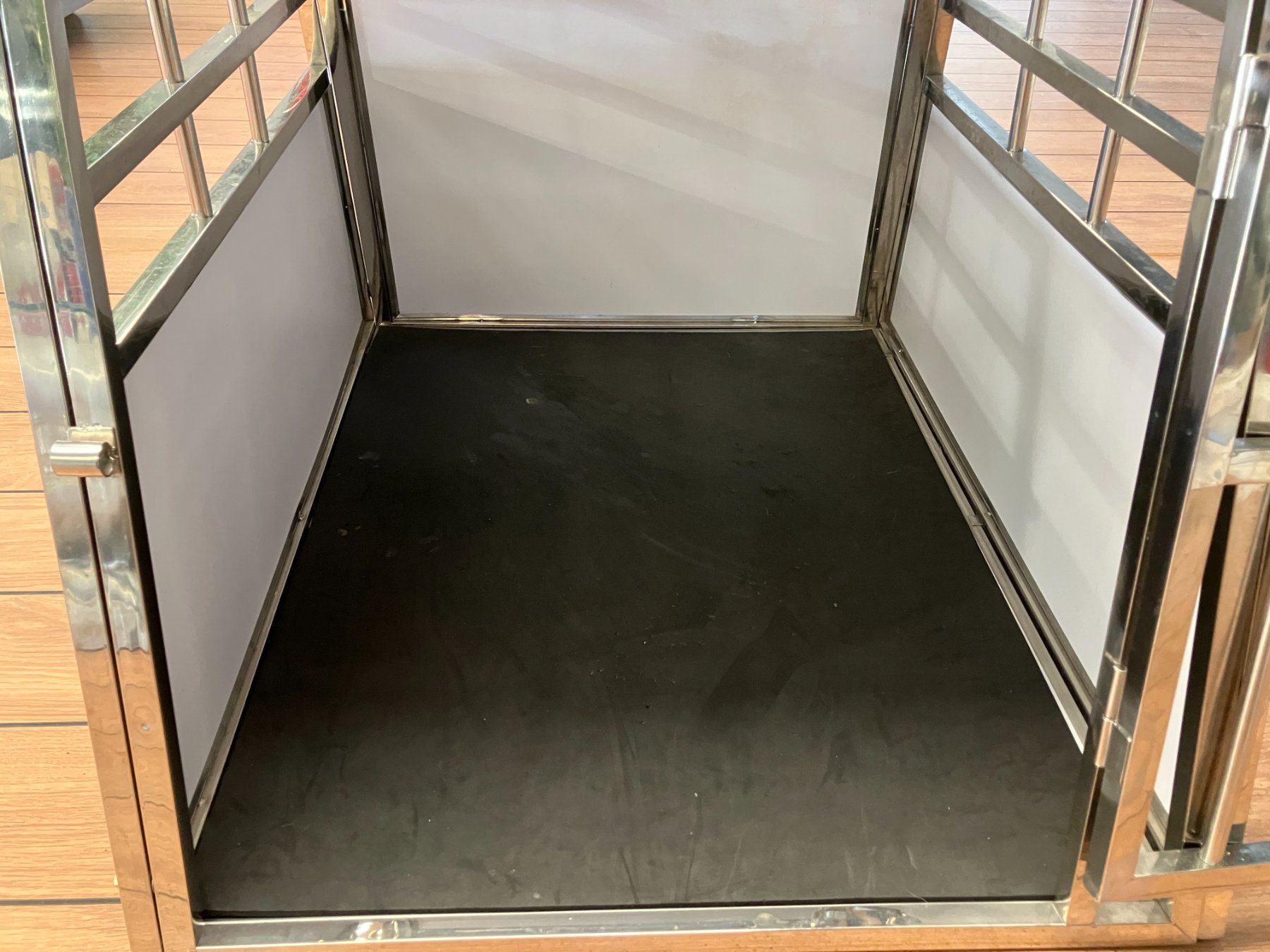 Käfige, Transport & Sicherheit: Hundetransportbox – Gebraucht aus Gampelen von Steuer0 4