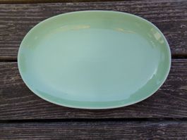 LILIEN PORZELLAN GRÜN PLATTE OVAL 33 x 22 IM TOP ZUSTAND