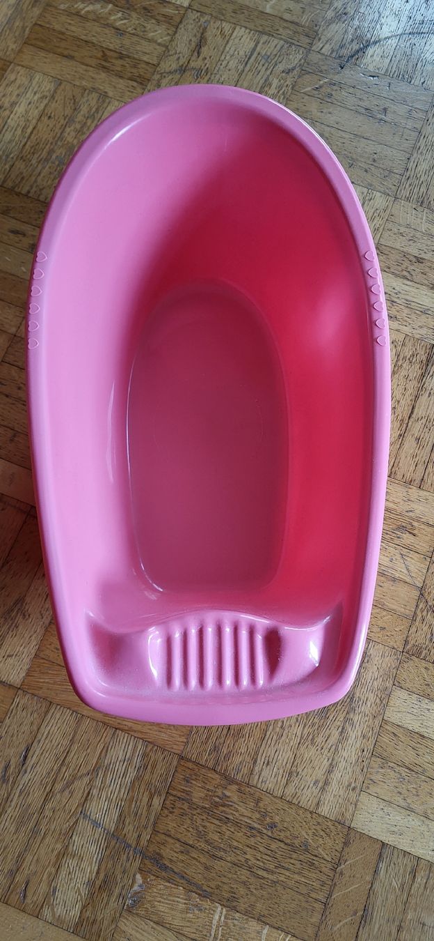 Giocattoli: Pupen Badewanne pink Heless – Usato da Oberwil BL venduto da Manue1974