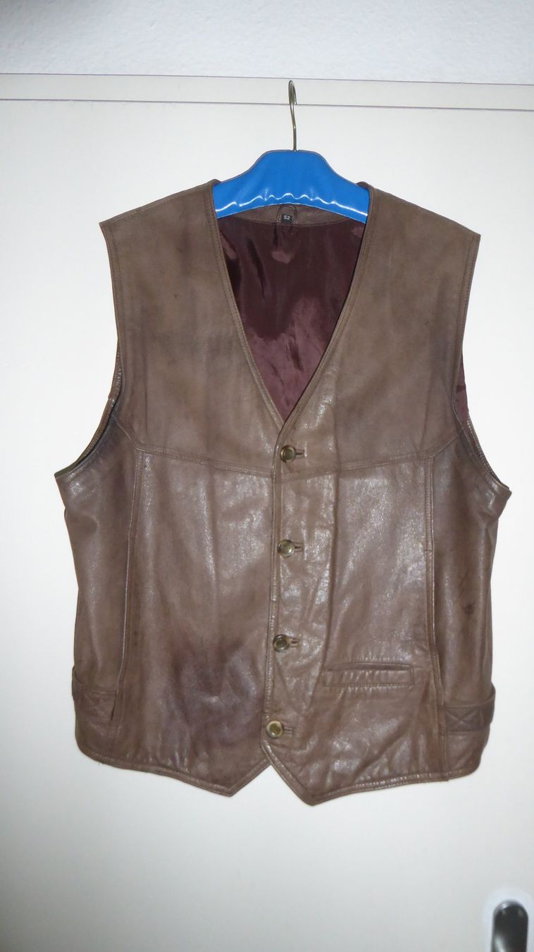 Gilets & Westen: Herren Leder Gilet Gr 52 – Gebraucht aus Sargans von Benziner
