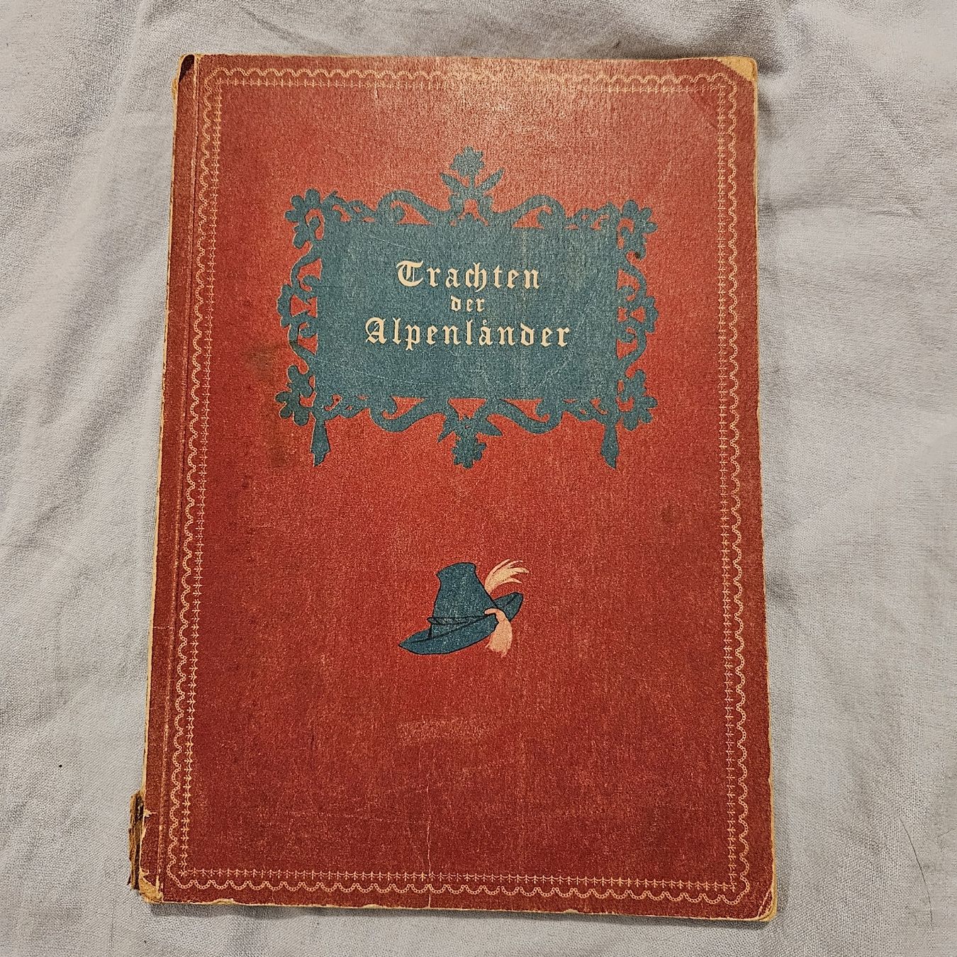 Libri: buch: trachten der alpenländer – Usato da zürich venduto da couture