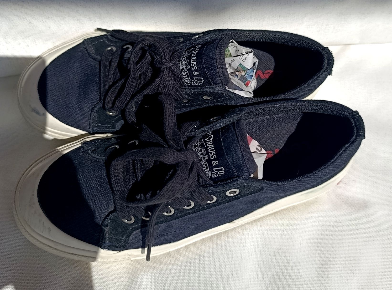 Levi's Scarpe da donna: Levi's Strauss Sneaker, Grösse 39, Dunkelblau – Usato da Wil SG venduto da Donaldus 3