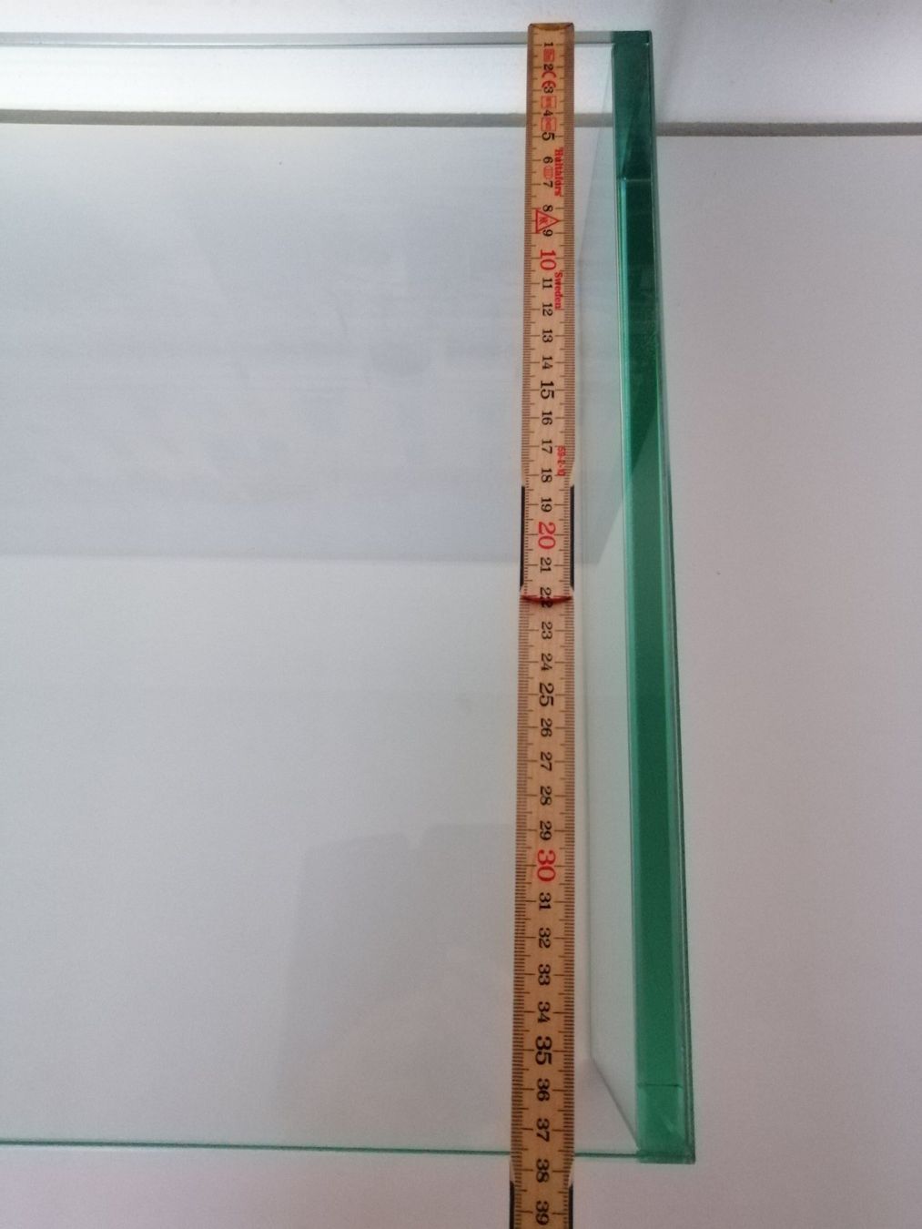 TV Möbel: Fernsehmöbel aus Glas – Gebraucht aus Thal von Chinev 1