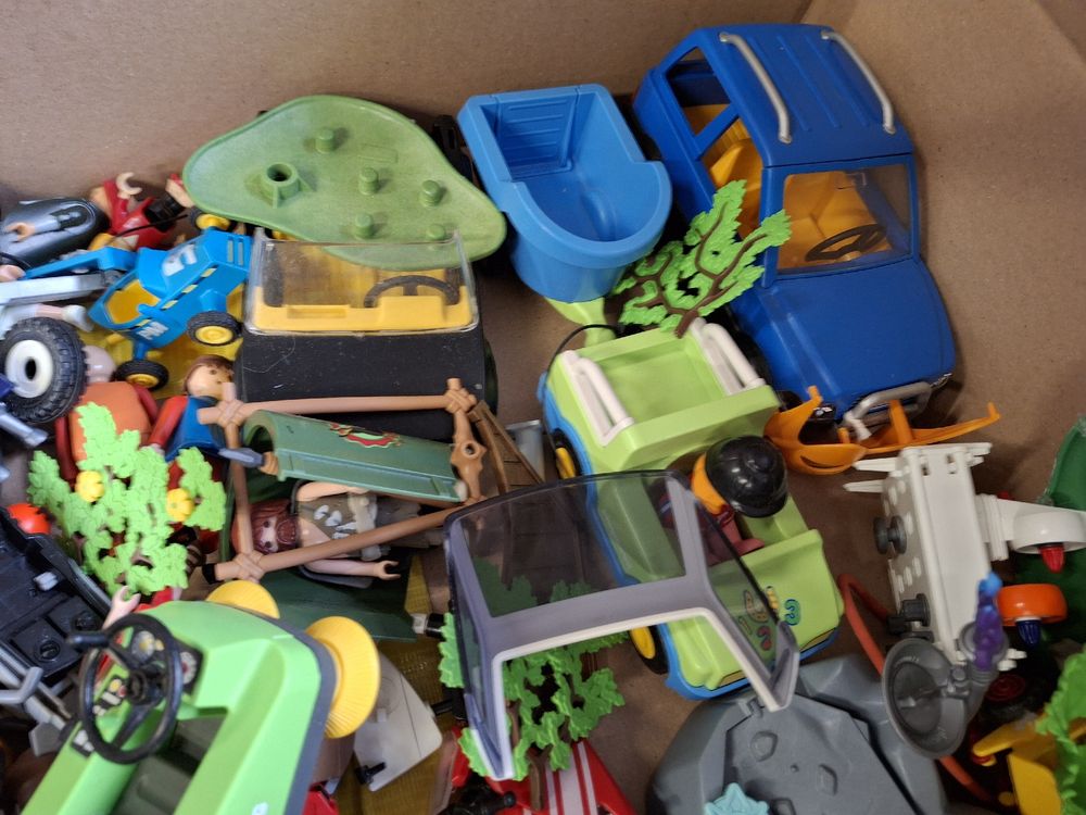 Playmobil Jouets: Kiste mit sehr viel Playmobil – D'occasion à Aadorf par Greg19 7