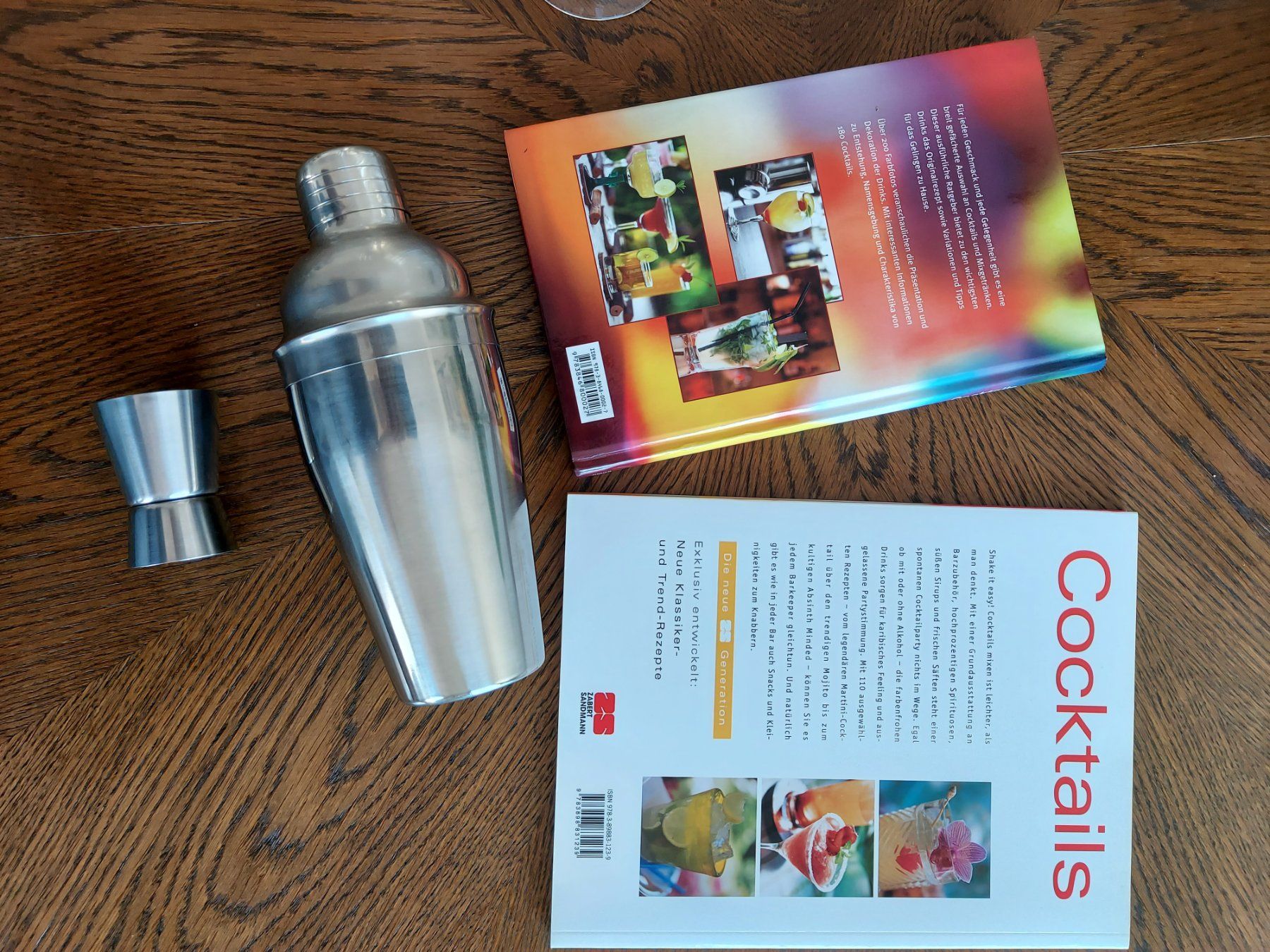 Bicchieri: Cocktail Set + 2 Cocktailbücher + 4 Gläser – Usato da St. Gallen venduto da edel.05 4