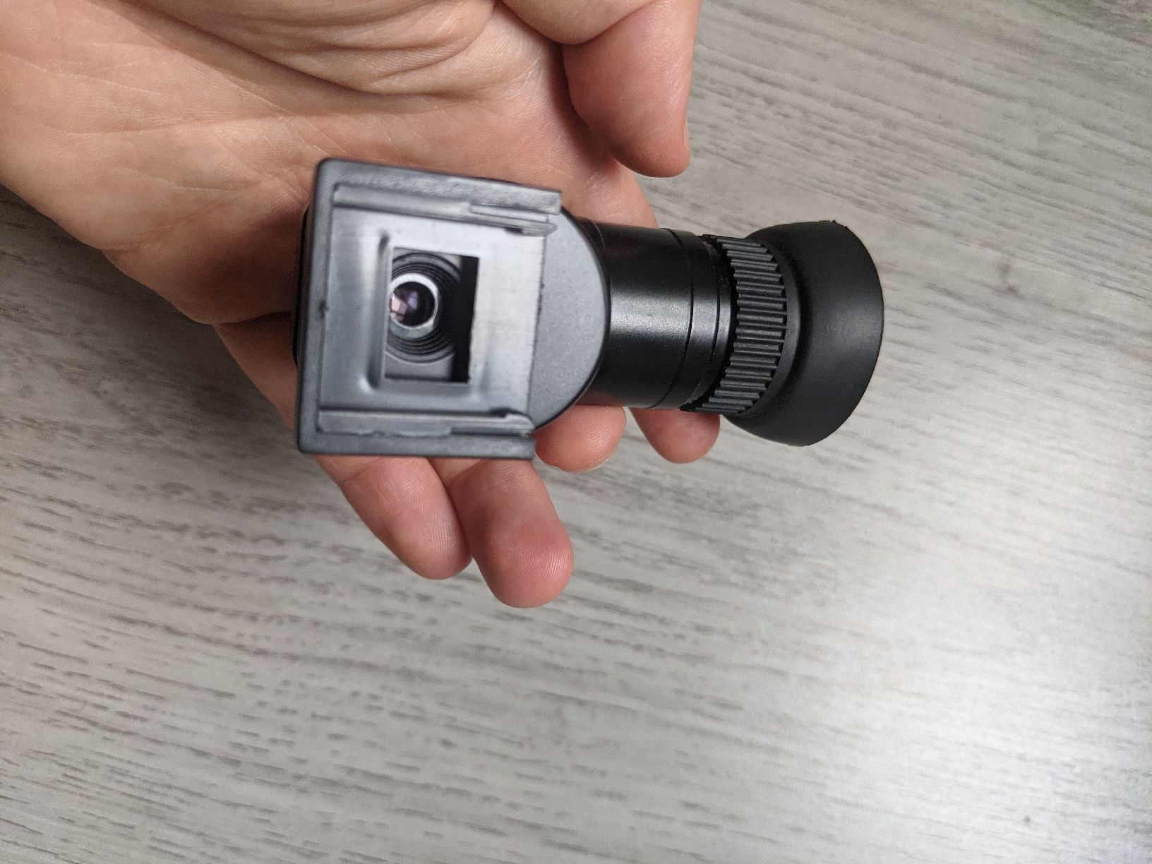 Obiettivi: Angle finder for cameras, unknown brand – Usato da Orbe venduto da NorthMost 2