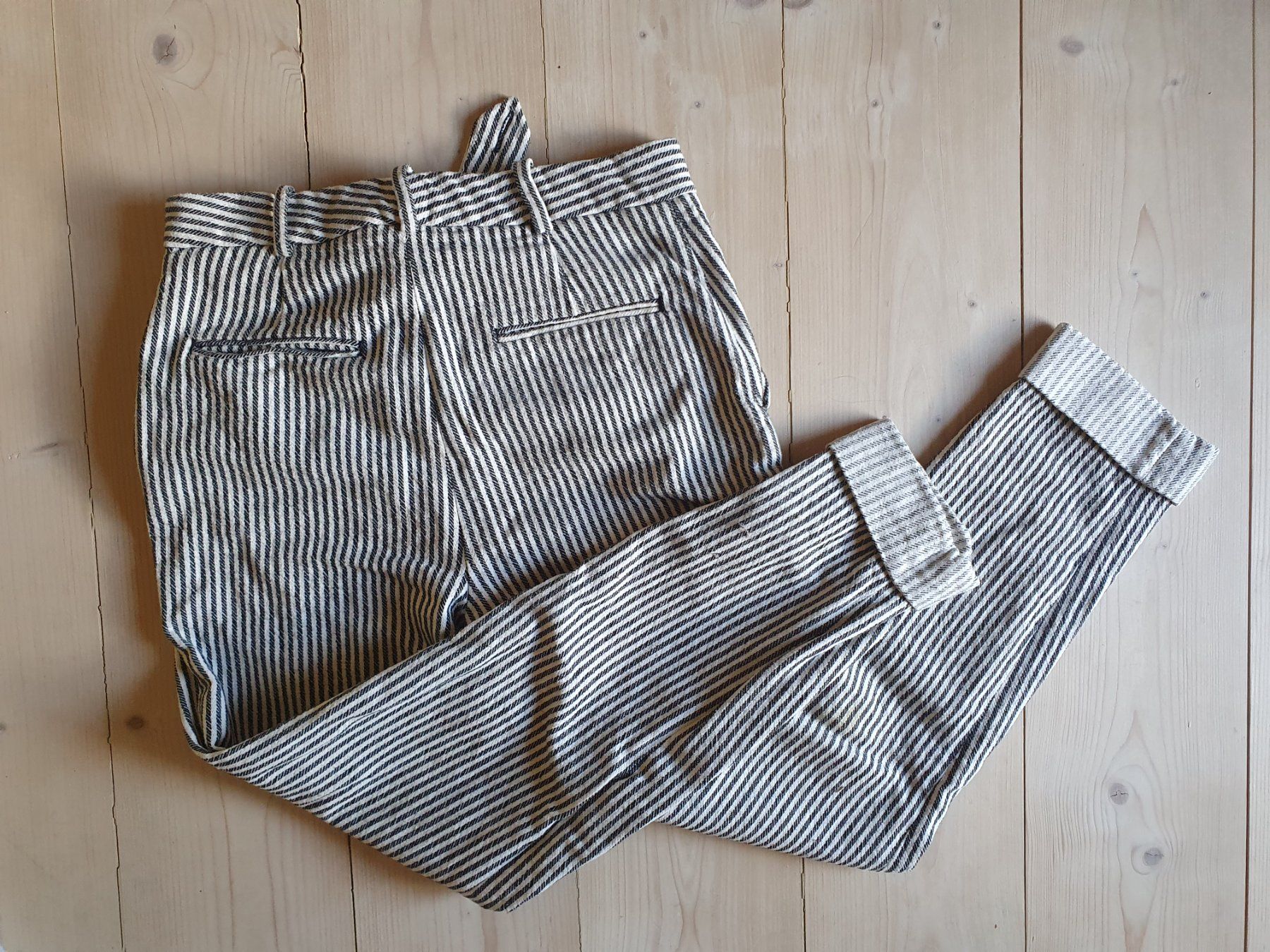 Zara Pantalons: Pantalon rayé Zara – D'occasion à Finhaut par sof_j2wn 7