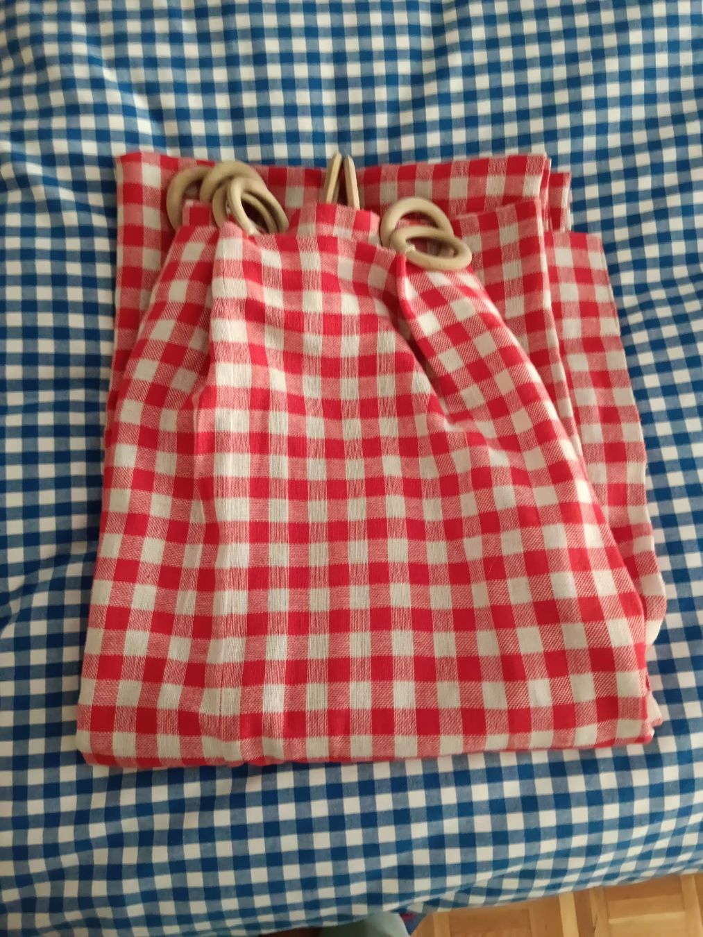 Bettwäsche: karo gardine – Gebraucht aus Ambrì von Maerz87