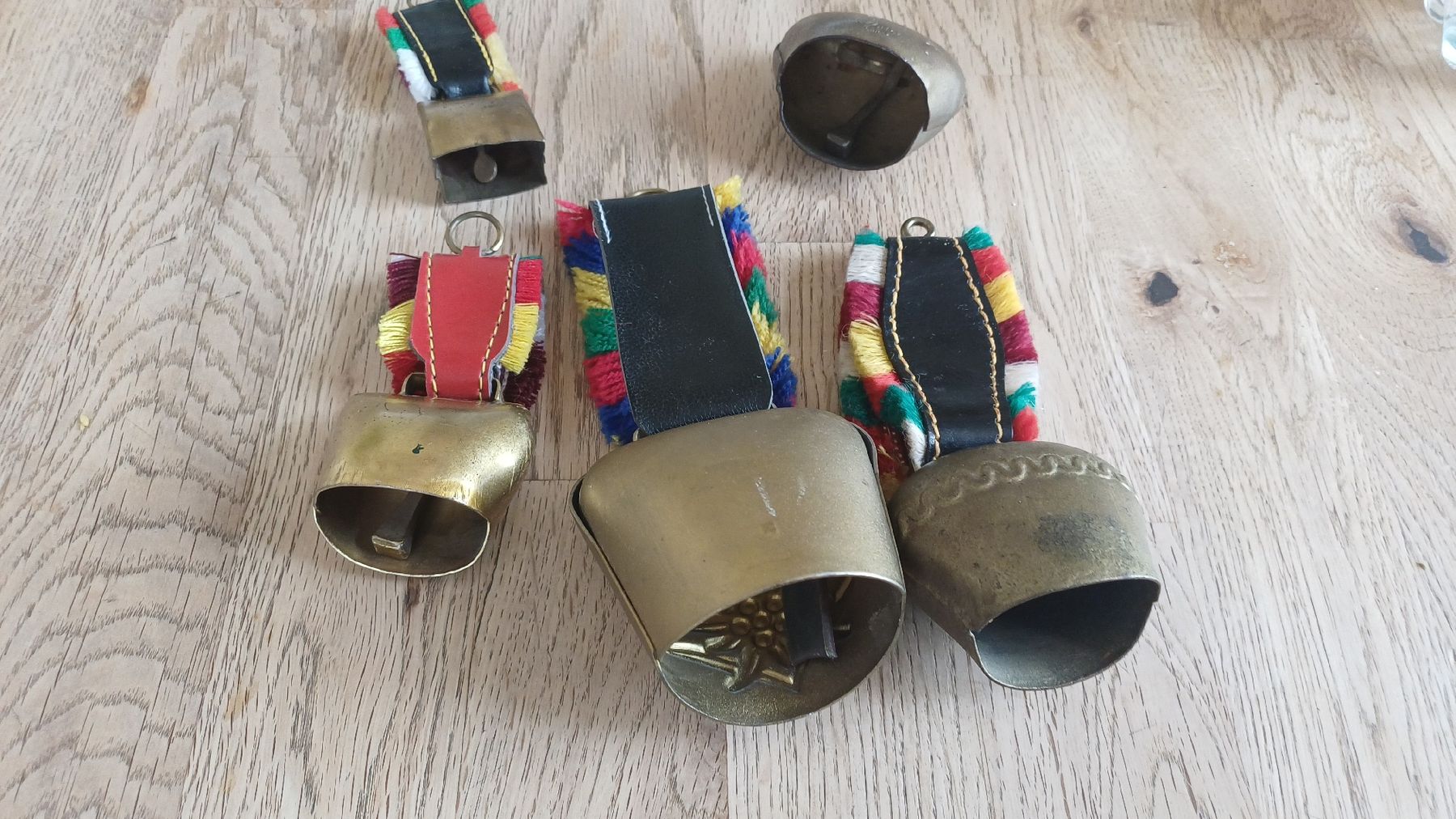 Campanacci mucche: Lot diveres Glocken – Usato da Flawil venduto da Pinkmalibu 3