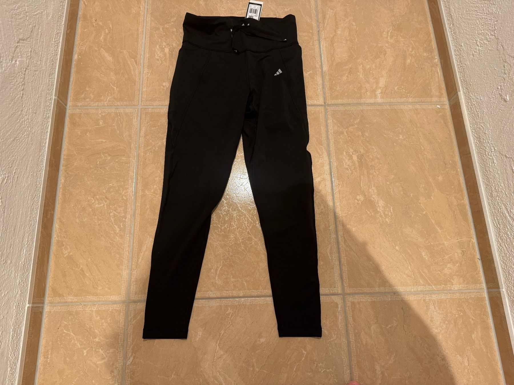 Leggings: Adidas neue Sporthose, M – Neu und originalverpackt aus Klingnau von Markus14