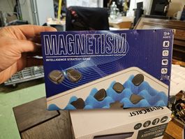 Magnetism Intelligenz Spielzeug Strategie Spiel, 9+ (D)