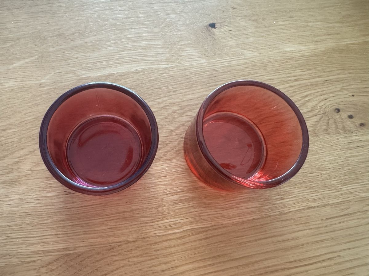 Portacandele: 2 rote Teelichtkerzenhalter – Usato da Winkel venduto da Schorley 1