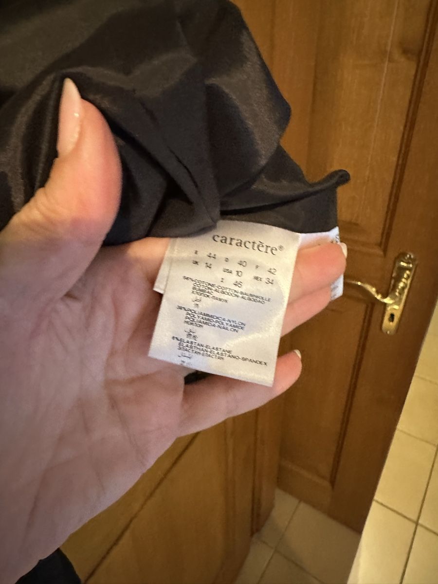Robes: Robe noire «Caractère», taille 38-40 – Neuf (Voir description) à Chailly-Montreux par she_y6t8 6