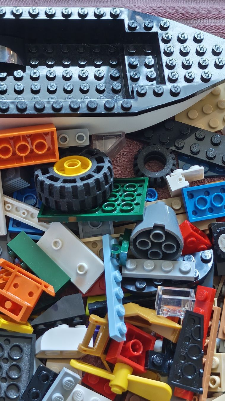 Lego Giocattoli: Lego Mix ca 1,3 Kilo – Usato da Effretikon venduto da Superkarin7 2