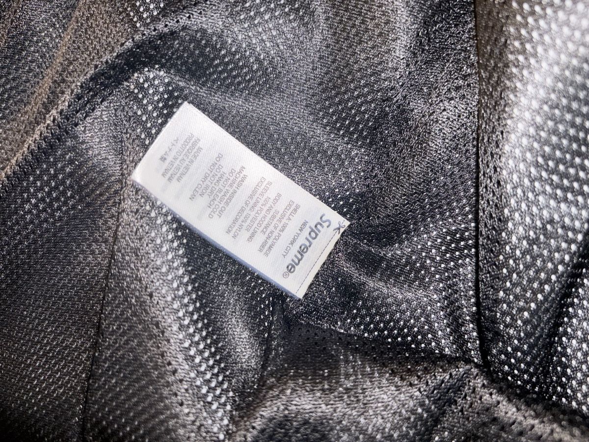 Supreme Vestes: Supreme x Umbro Gore-Tex Jacket Black Size Medium – Neuf (Voir description) à Lausanne par doa_nc5v 5