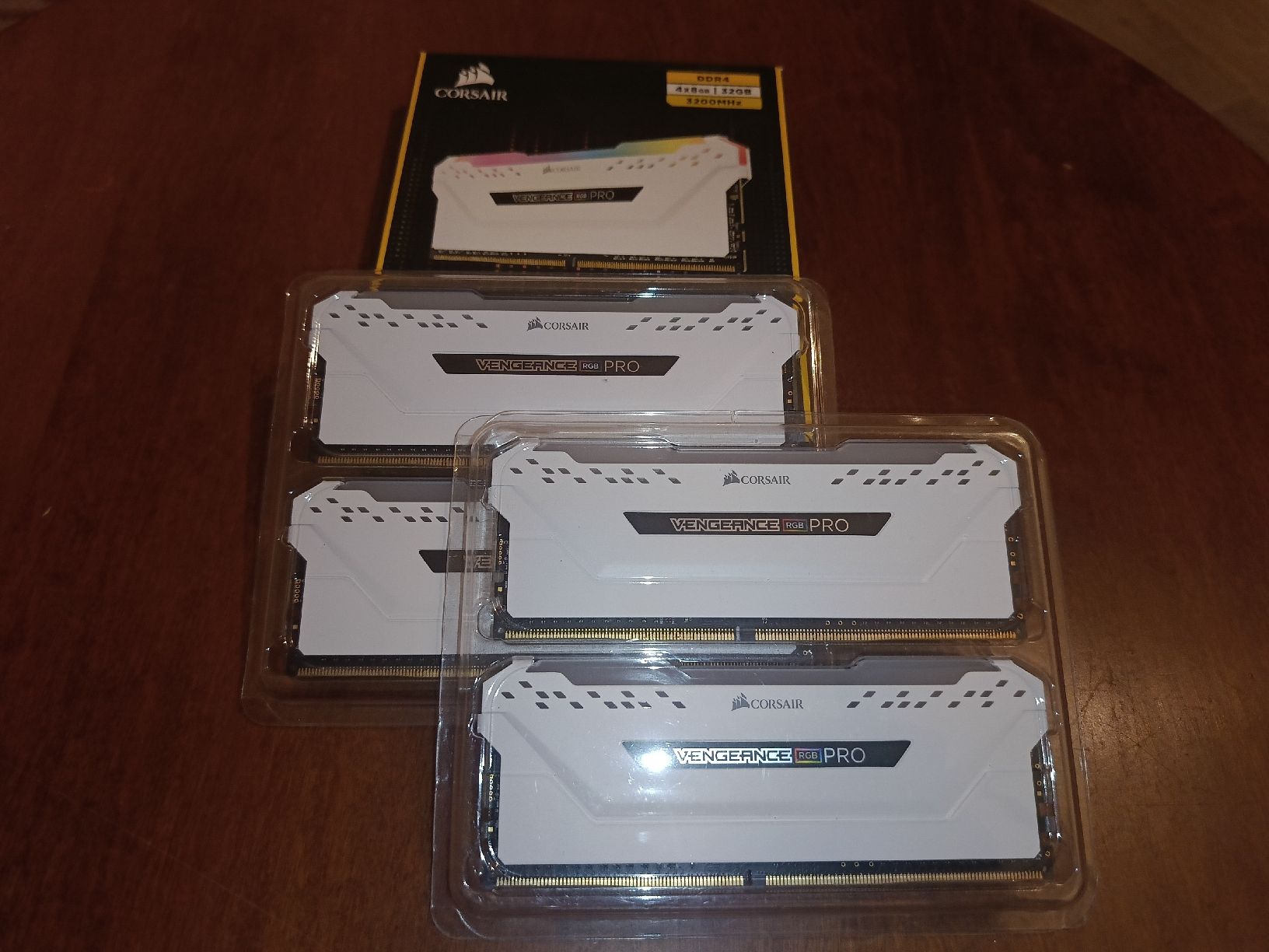 Corsair Memoria / RAM: ram ddr4 32gb 4x 8go – Usato da Plan-les-Ouates venduto da Mathias_c 2