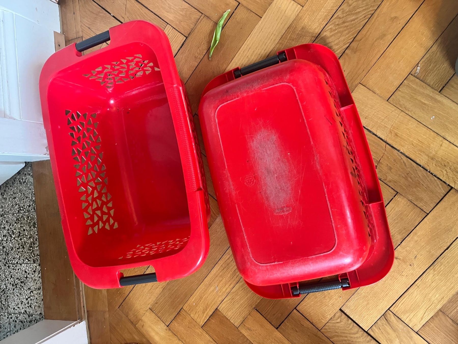 Cesti per biancheria: Rote Wäschekörbe – Usato da zürich venduto da albinoreh99 5