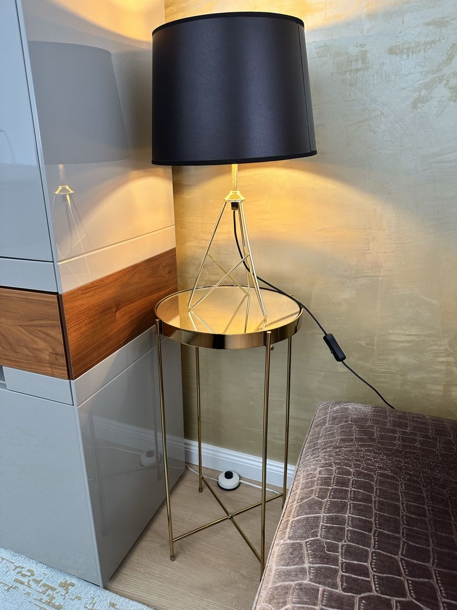 Comodini: Beistelltisch und Lampe – Usato da Sevelen venduto da Stopglobal. 4