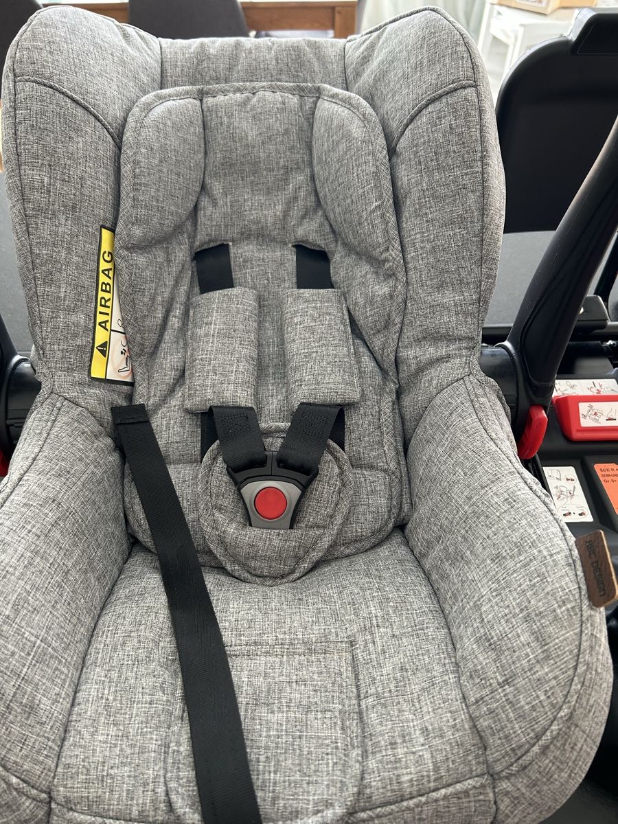ABC Design Seggiolini per auto: ABC Design Babyschale mit Isofix Base Hazel – Usato da Niederhelfenschwil venduto da Anna-1212 1