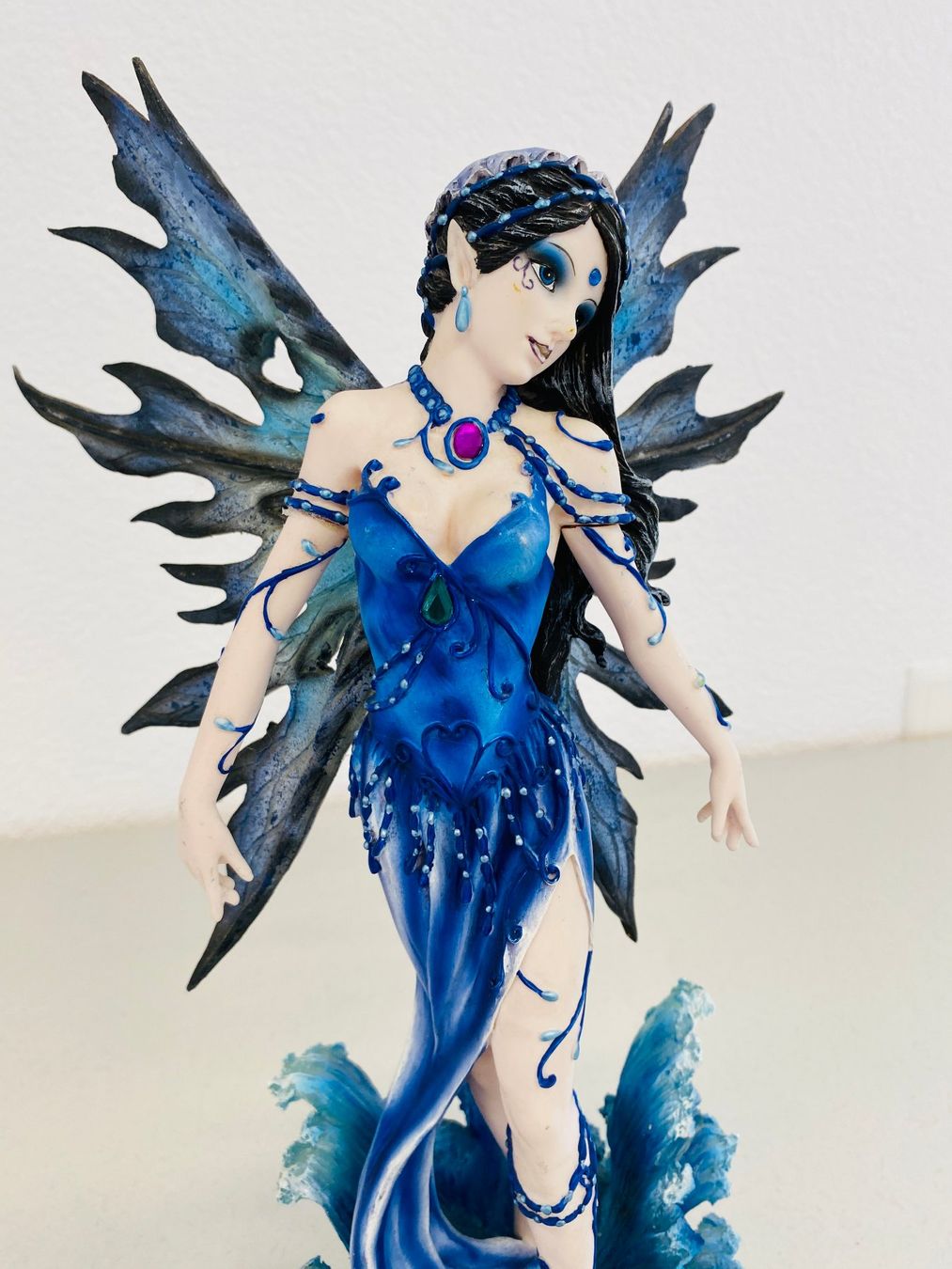 Statuette: wunderschöne blaue Elfenfigur, Meernymphe mit Flügeln – Usato da Niederhelfenschwil venduto da Chleeblatt1938 1