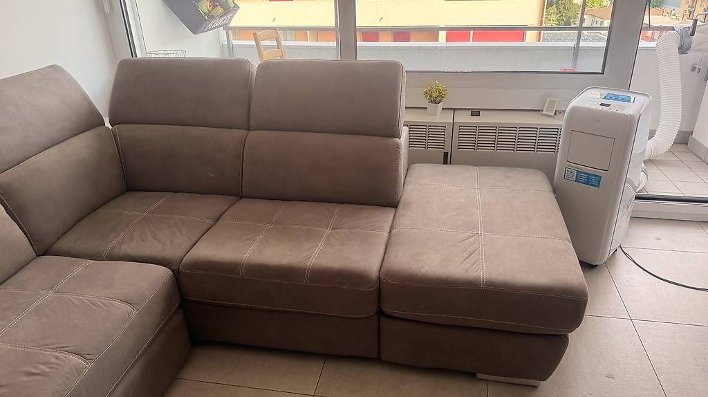 Divani: Vendo divano ad angolo/letto – Usato da Chiasso venduto da ant_5qsj 2