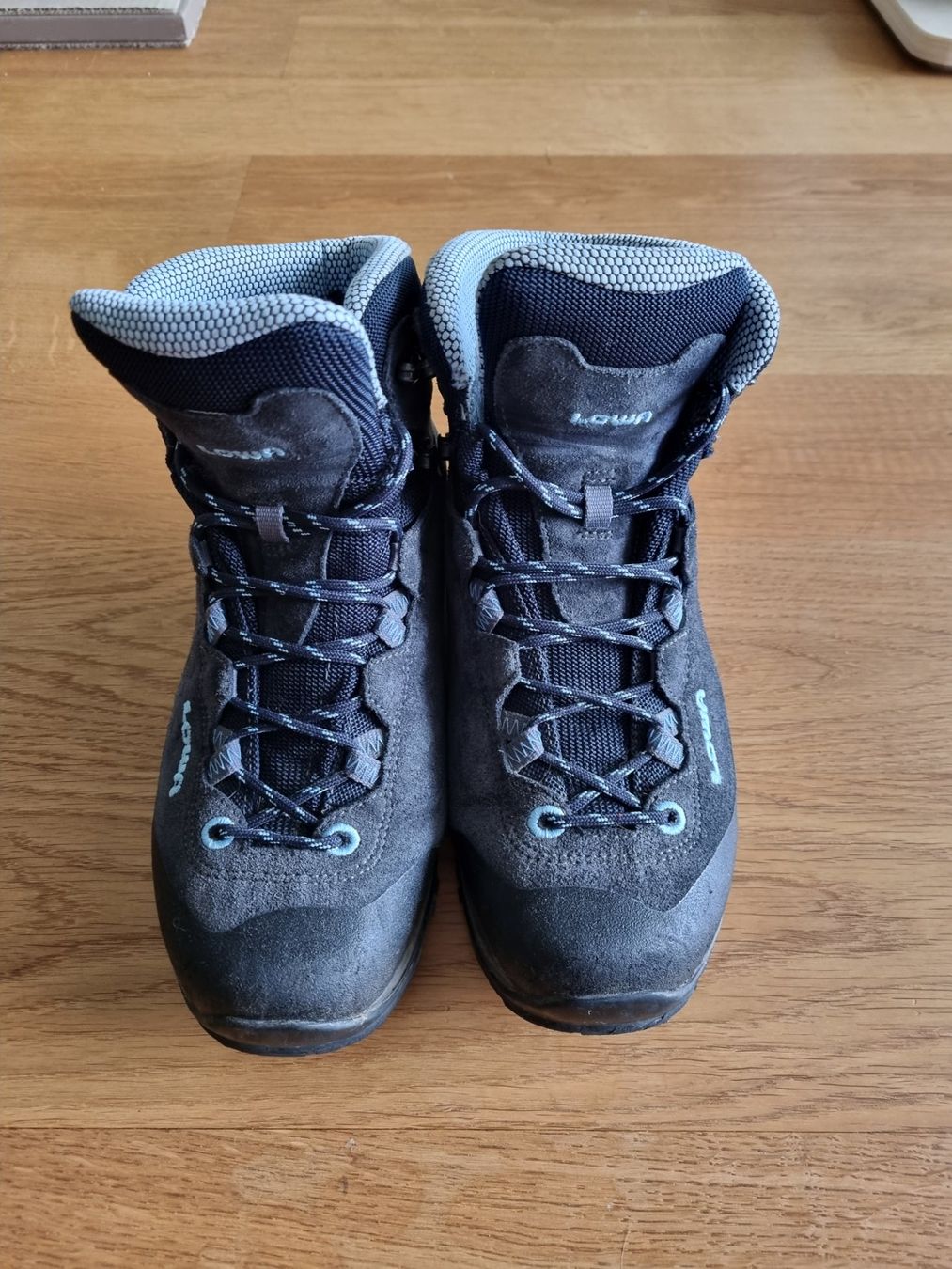 Lowa Scarpe da donna: Wanderschuhe lowa gore tex Größe 38 – Usato da Gelfingen venduto da GaelleBr