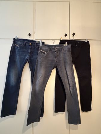 Lotto 3 pantaloni Diesel uomo W34 L32 grigio nero blu