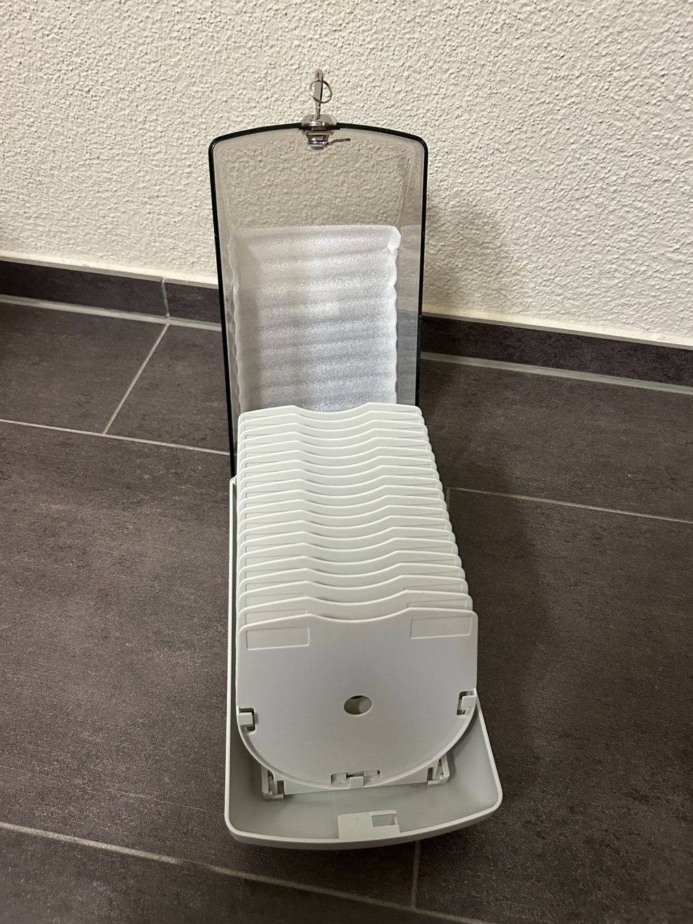 CD: Dataline - CD-Box für 40 CD's - abschliessbar – Usato da Hagendorn venduto da Teora66 2