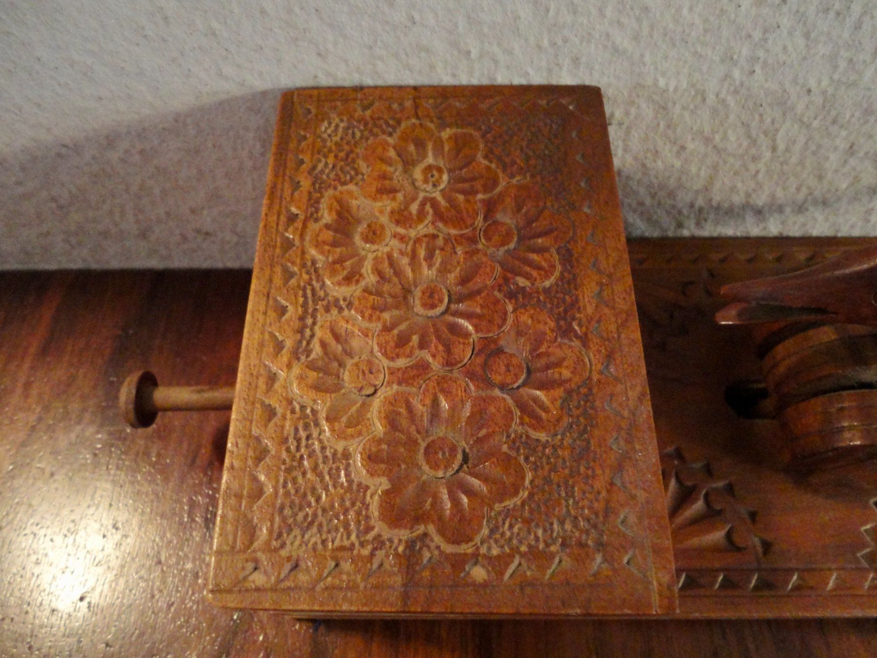 Tabac à priser: ZIGARETTENSPENDER HOLZ GESCHNITZT – D'occasion à wädenswil par niki20 7