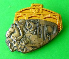 Basel Fasnachtsplakette Gold 2005 mit Nadel
