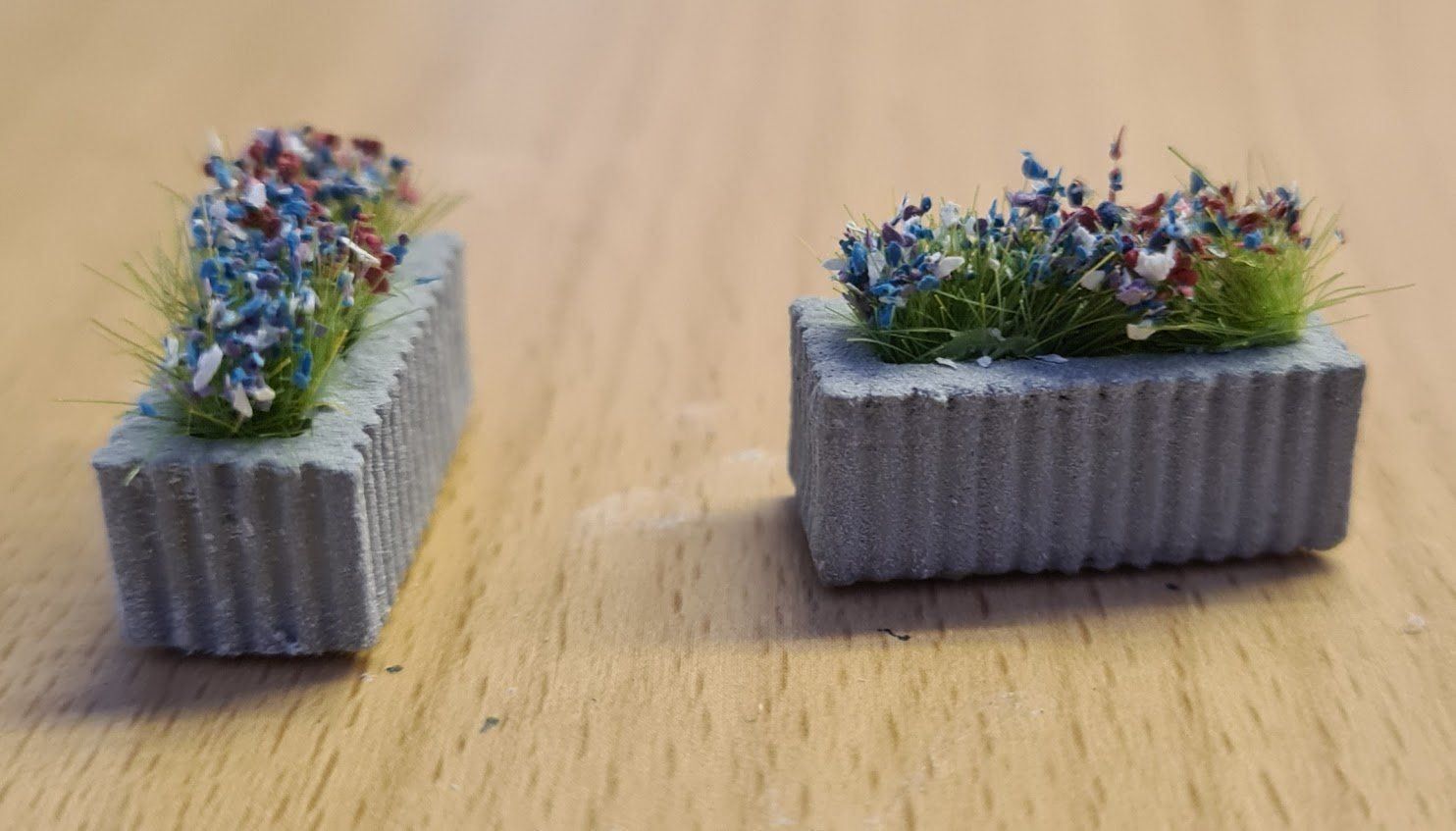 Modellini di ferrovie: 2 bac a fleur style béton H0 1/87 – Nuovo (secondo la descrizione) da la cibourg venduto da t-m-a