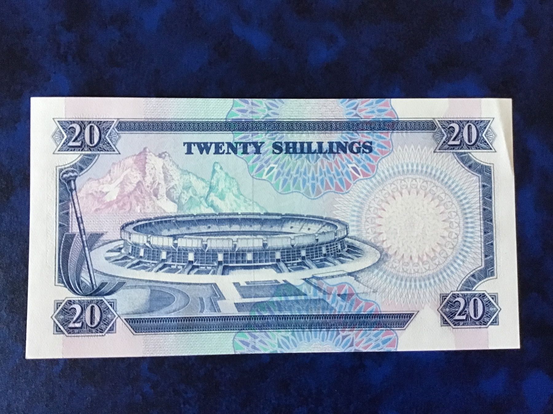 Banconote: Kenya 20 Schilling Banknote, 12.Dezember 1988 – Usato da Urtenen-Schönbühl venduto da absolut08 1