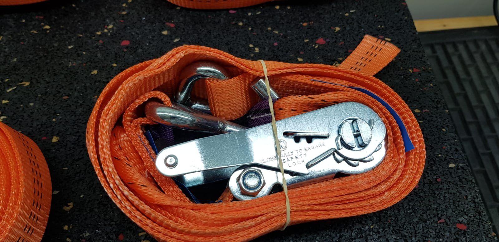 Fitzel Rimorchi: Fitzel Spannsets / Radspanngurte 3 Meter / 4 Stück – Nuovo e nell'imballaggio originale da Zug venduto da Qayqay0 2