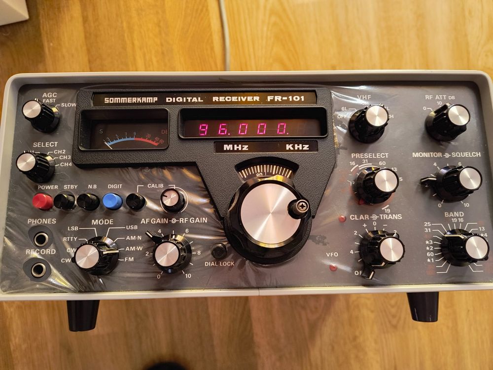 Émetteur-Récepteur Yaesu Sommerkamp FR 101 HF - Pièce Face Avant - Occasion