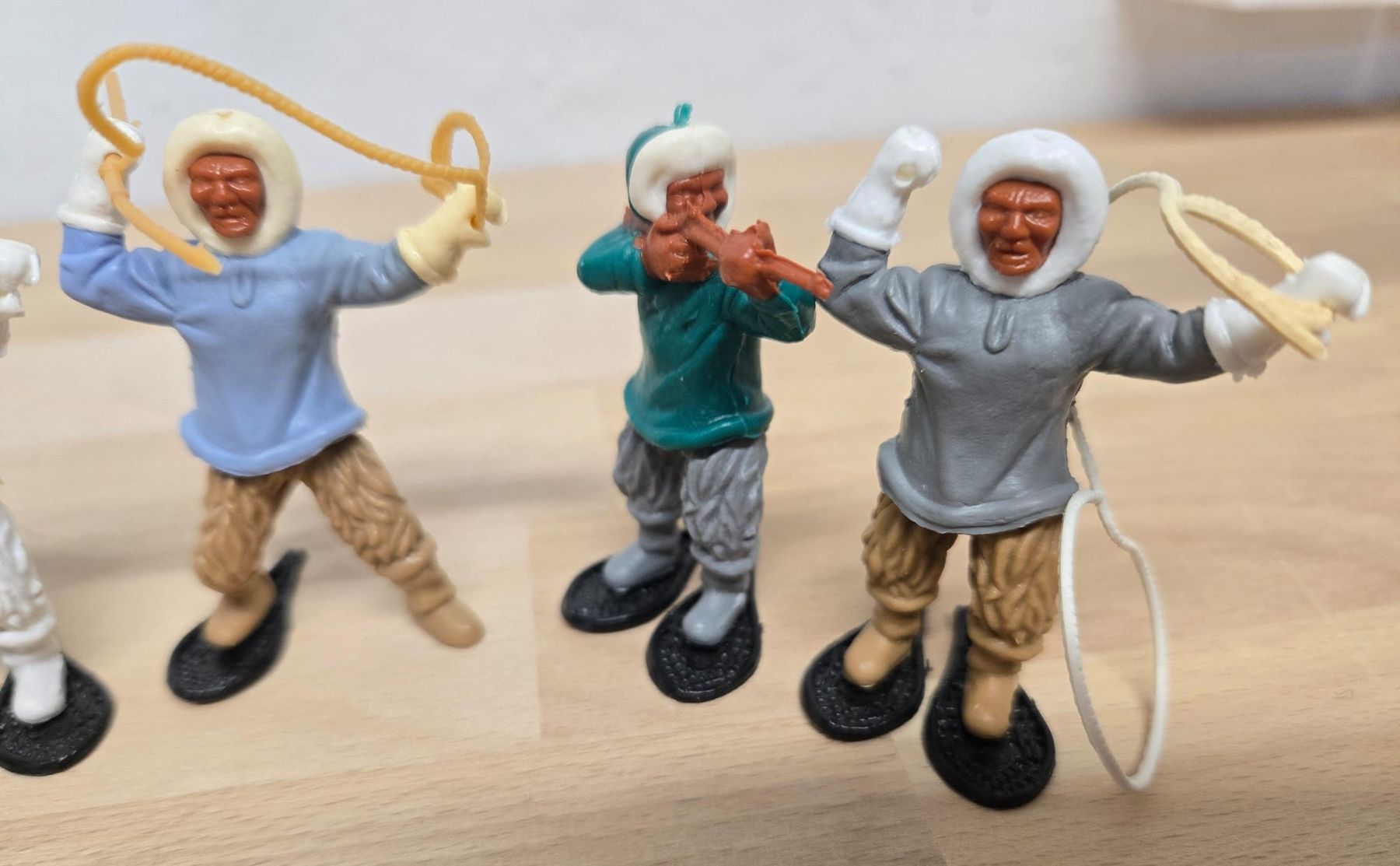 Giocattoli: 6 Eskimo Figuren, vintage Spielzeug – Usato da Rheinsulz venduto da Dred 3