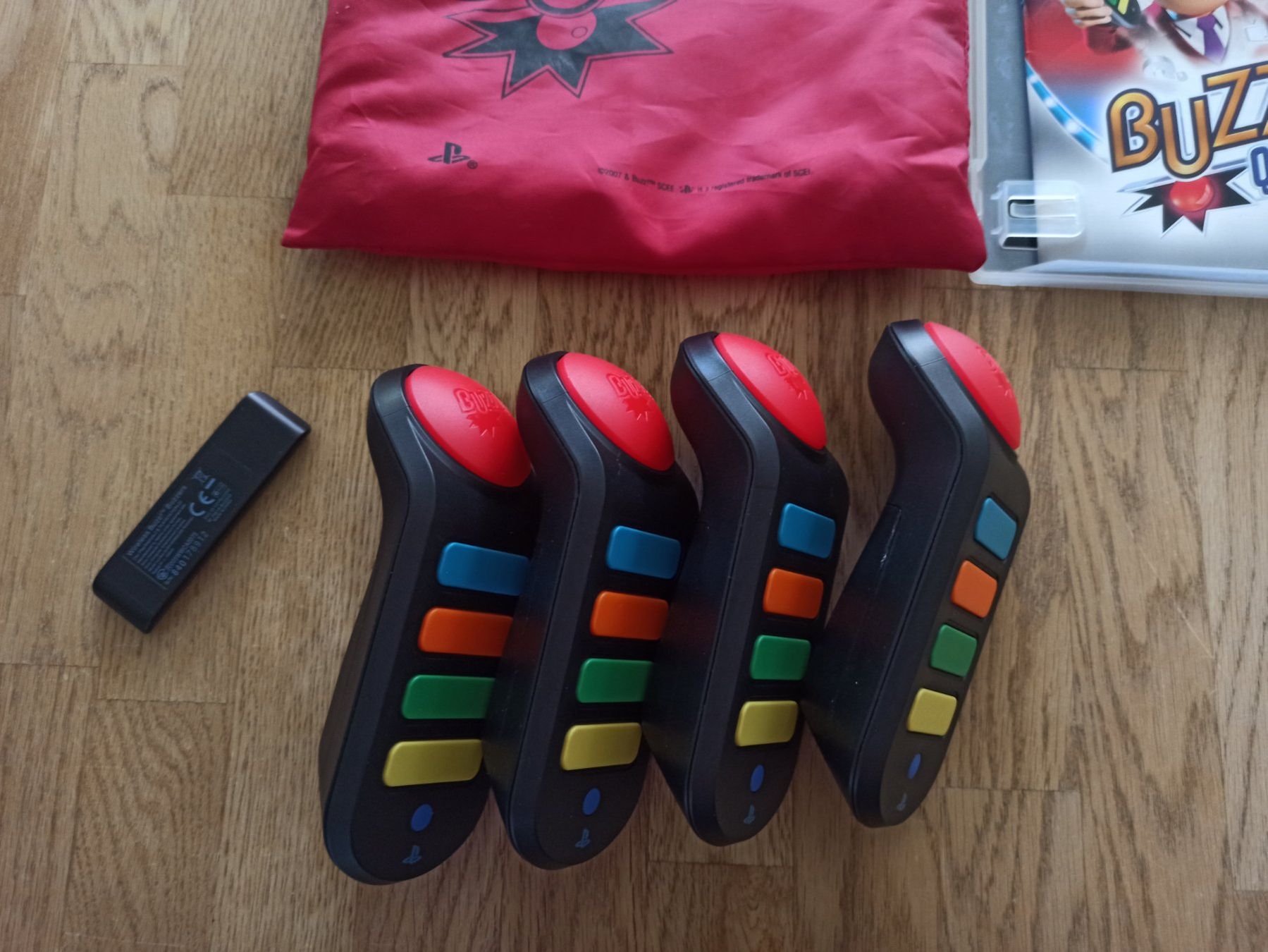 Sony Jeux: Buzz! Quiz TV PS3 Set + 4 Wireless Buzzer & Dongle PS3 TOP – D'occasion à Oberweningen par mar_87mx 3