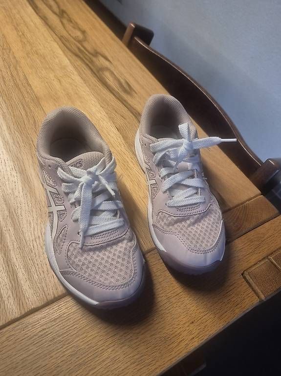 Asics Scarpe per ragazze: Hallenturnschuhe Asics 34.5 – Usato da Amsoldingen venduto da kaimhof 2