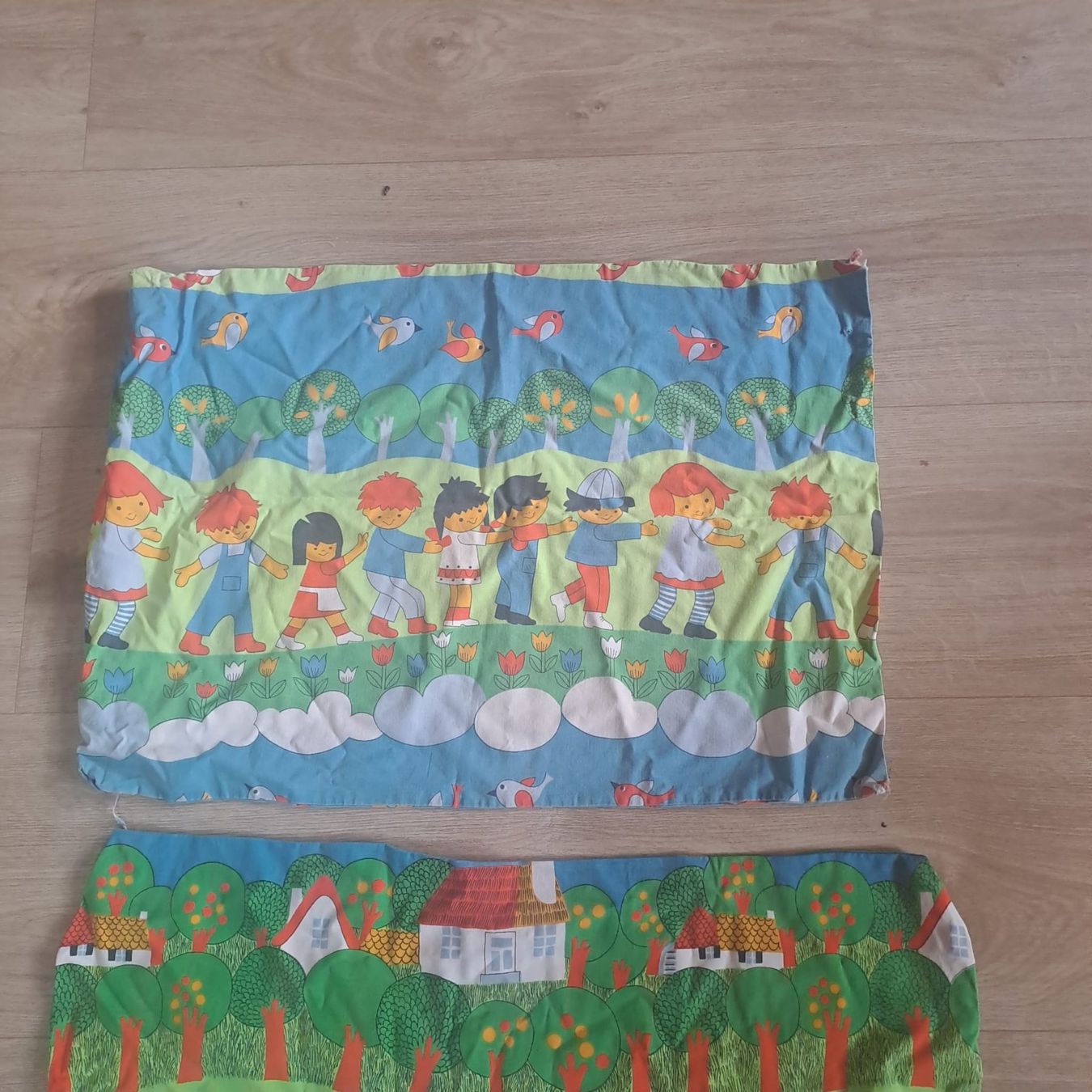 Coperte: Vintage Kinderbettwäsche, Kindermuster, – Usato da vordemwald venduto da Zopf0 1