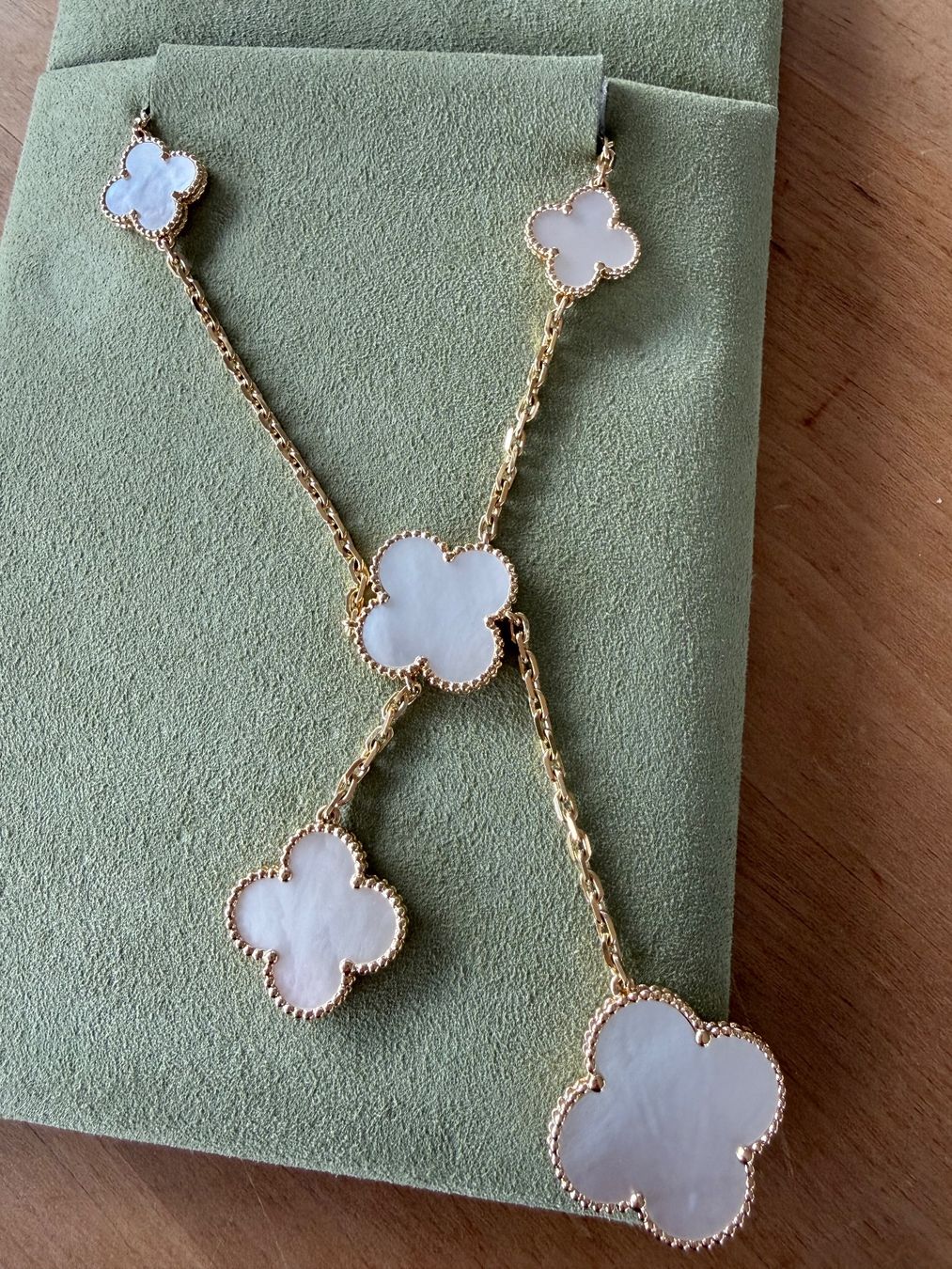 Van Cleef Ketten: Van Cleef & Arpels Collier Magic Alhambra 6 Motive – Neu (gemäss Beschreibung) aus Reigoldswil von benja01 7