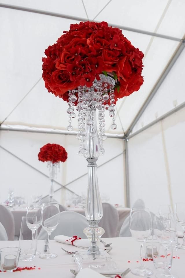 Tutte le decorazioni: wunderschöner Plexiglas Ständer inkl. Blumendeko rot – Nuovo (secondo la descrizione) da Oftringen venduto da SCHIBLI1