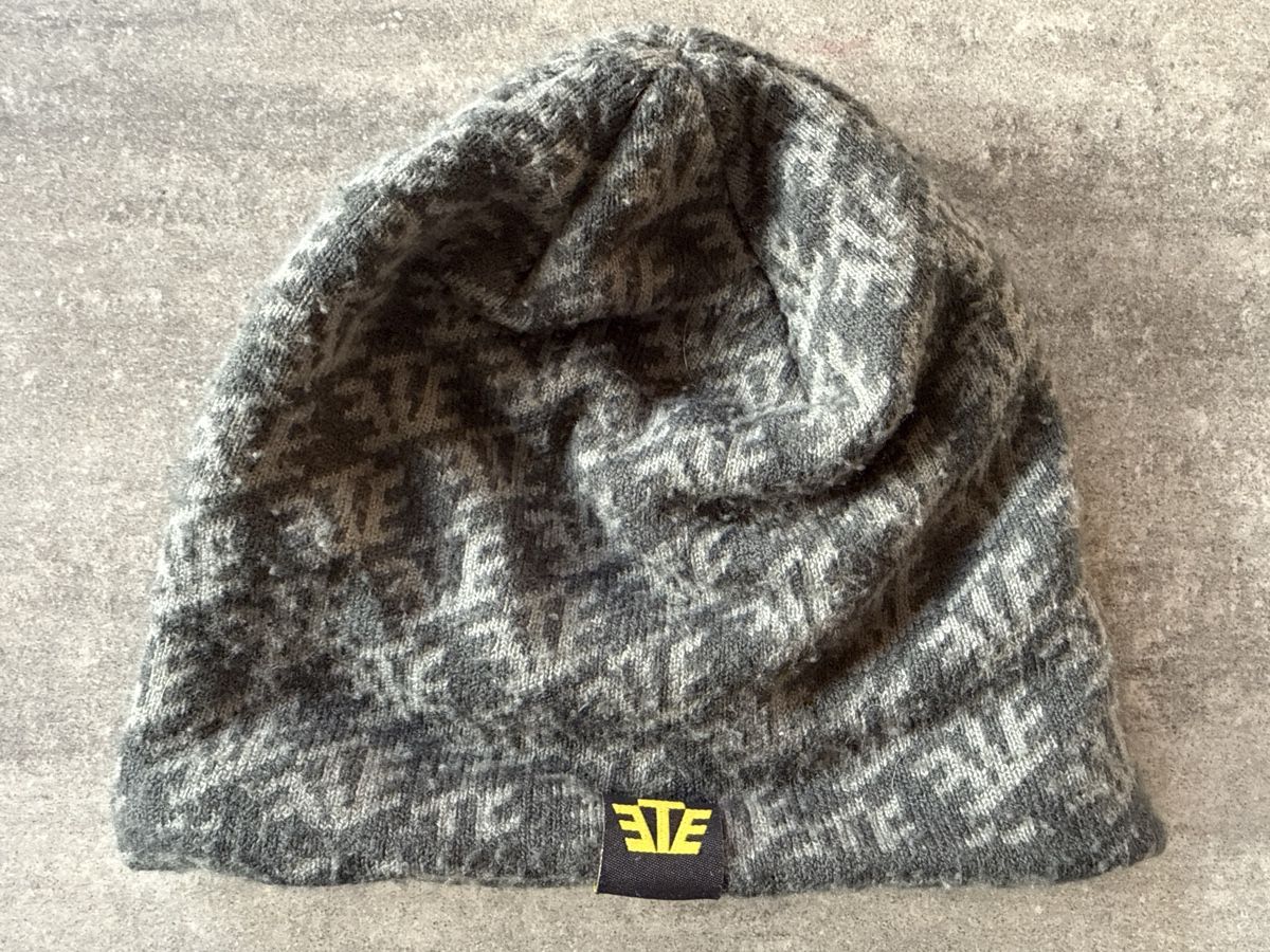 Copricapi, berretti & cappellini: Wintermütze, Grau gemustert, Marke ETE – Usato da Niederbüren venduto da funkel06
