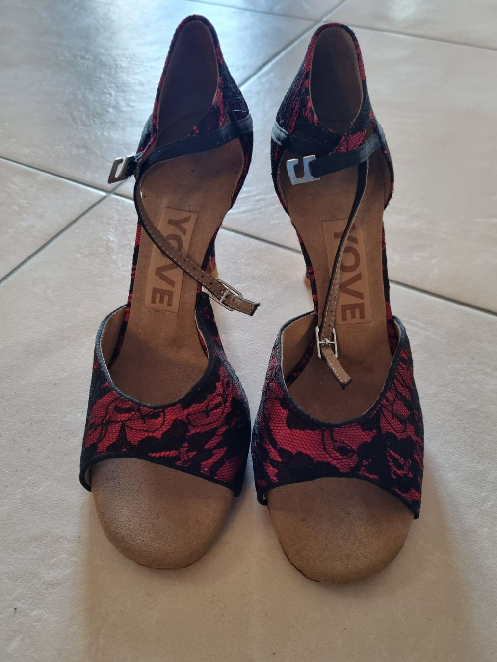 Scarpe da donna: Neue Tangoschuhe in der Grösse 40 – Nuovo (secondo la descrizione) da Steckborn venduto da Allegro5