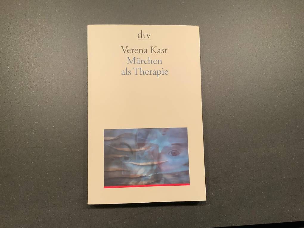 Libri: Märchen als Therapie: Verena Kast – Usato da Herzogenbuchsee venduto da Crispy74