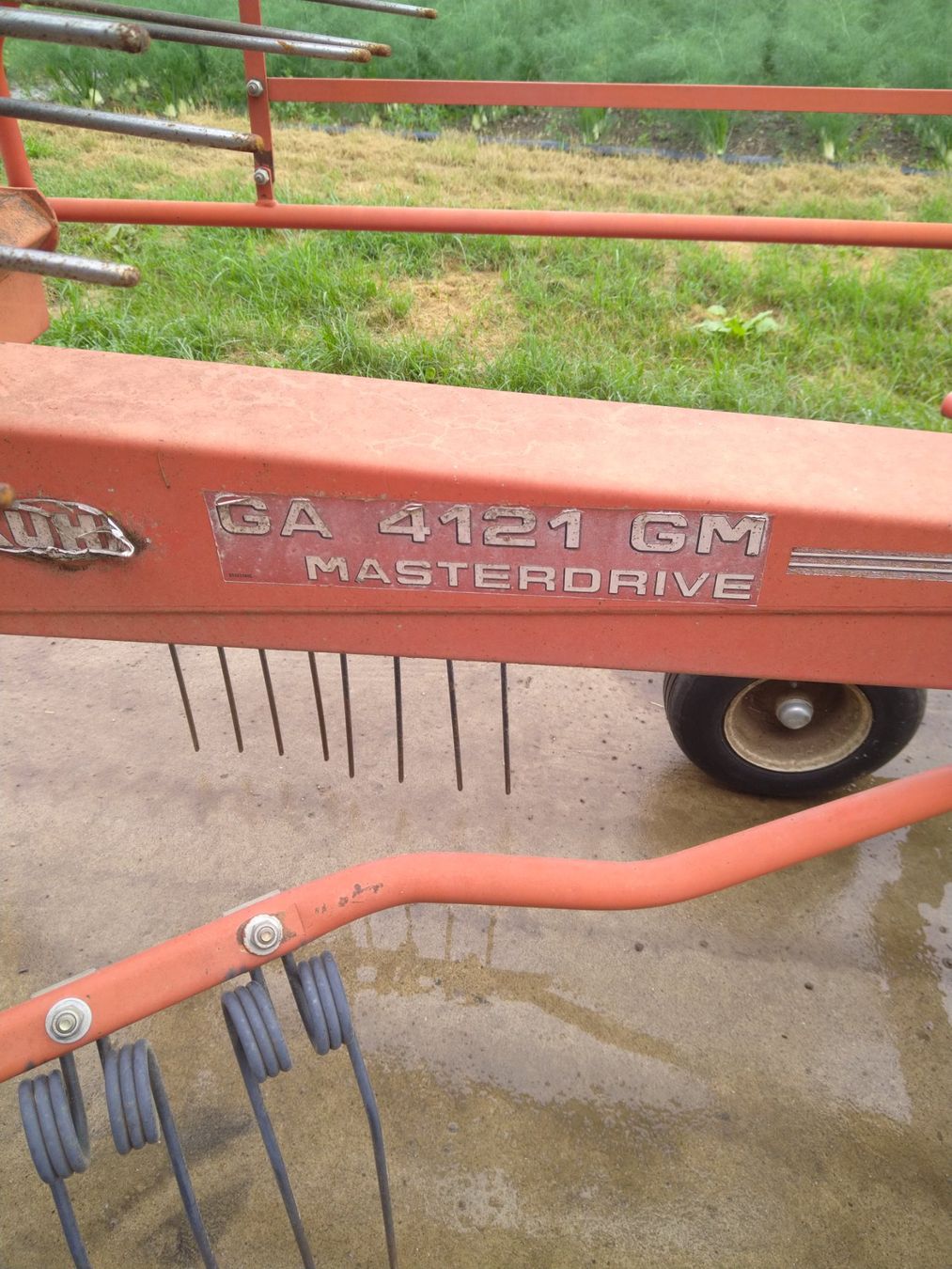Kuhn Raccolta foraggio grezzo: Kuhn Kreiselschwader – Difettoso da Ramsen venduto da Lakman11 6