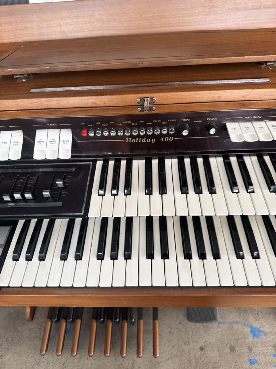 Instruments de musique: Logan Electronics Holiday 400 Orgel gebraucht – D'occasion à Näfels par Meelis 1