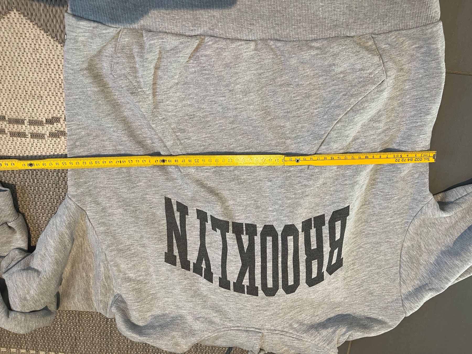 Pull&Bear Maglioni & Felpe: Grauer Brooklyn Hoodie von Pull&Bear, Grösse S – Usato da Gysenstein venduto da happy_life_ 4