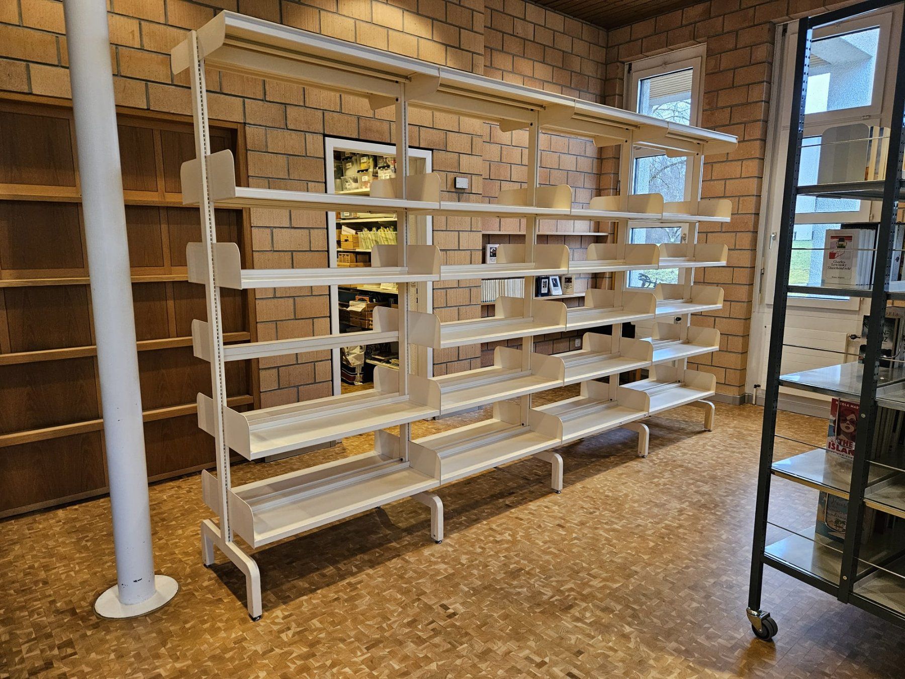 Scaffali: Bibliotheksregal Metall weiss modular – Usato da Turgi venduto da Brownie1972
