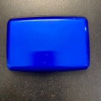 Neuwertiges Kartenetui in Blau